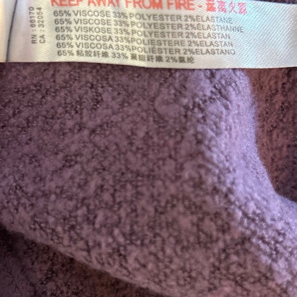 Out From Under Urban Outfitters Purple Cropped Twist Front Sweater Top Small - Picture 8 of 10